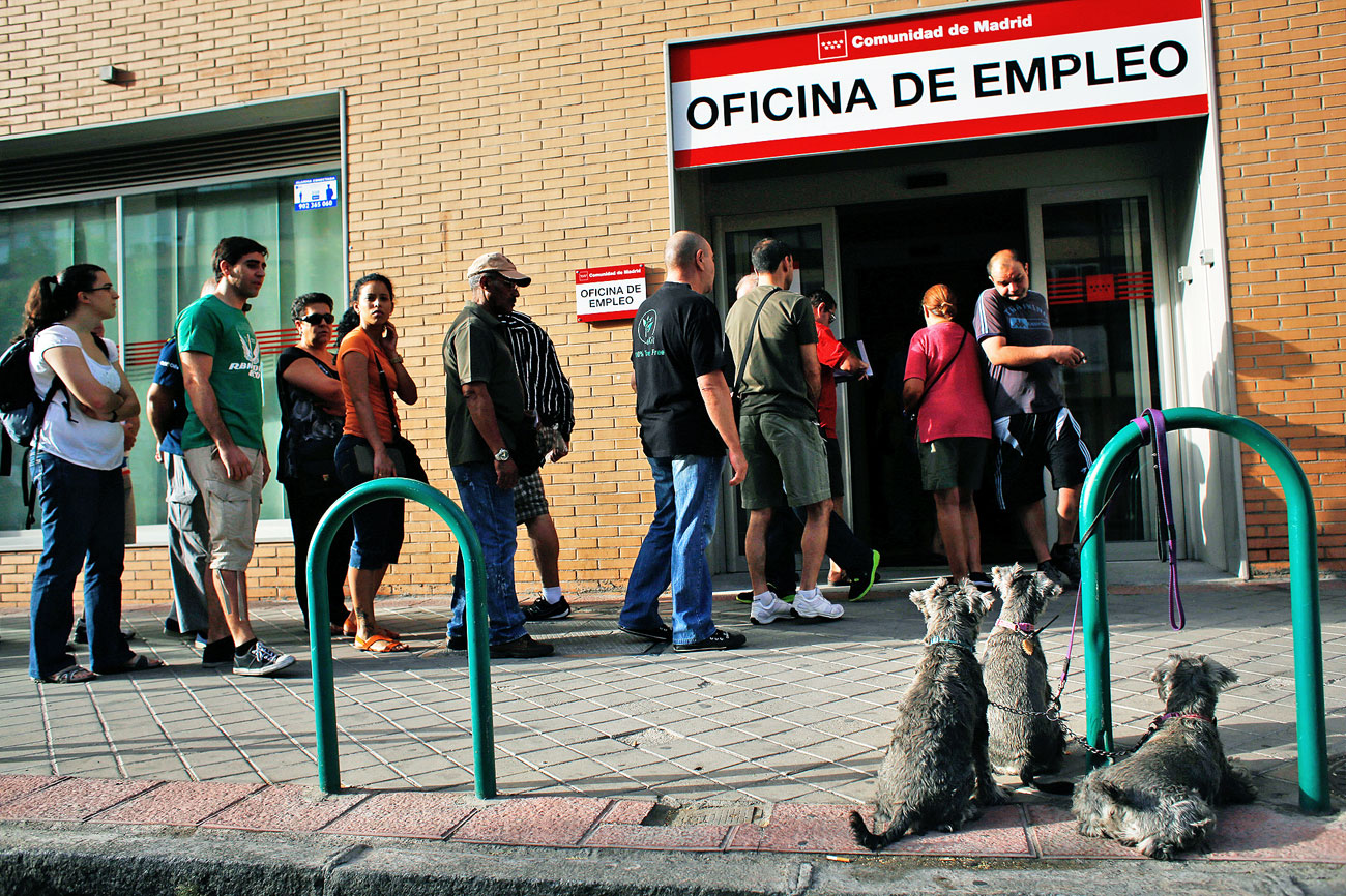 Madridi munkaközvetítő előtt. „A megszorítások magas munkanélküliséggel jártak együtt”.