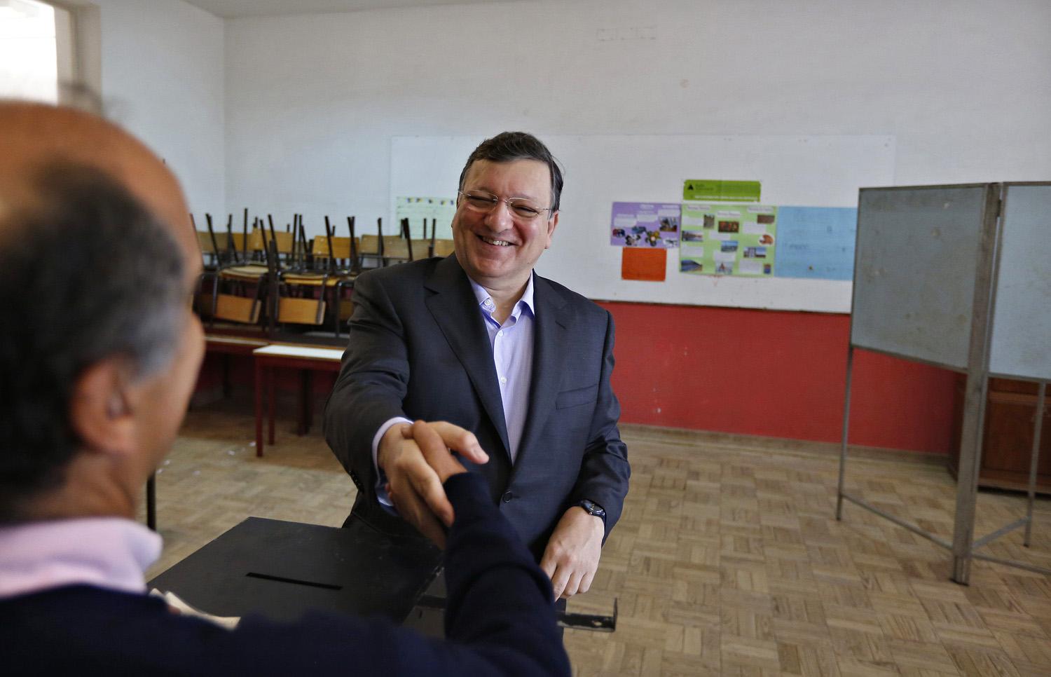 Jose Manuel Durao Barroso, az Európai Bizottság elnöke Lisszabonban adta le a voksát