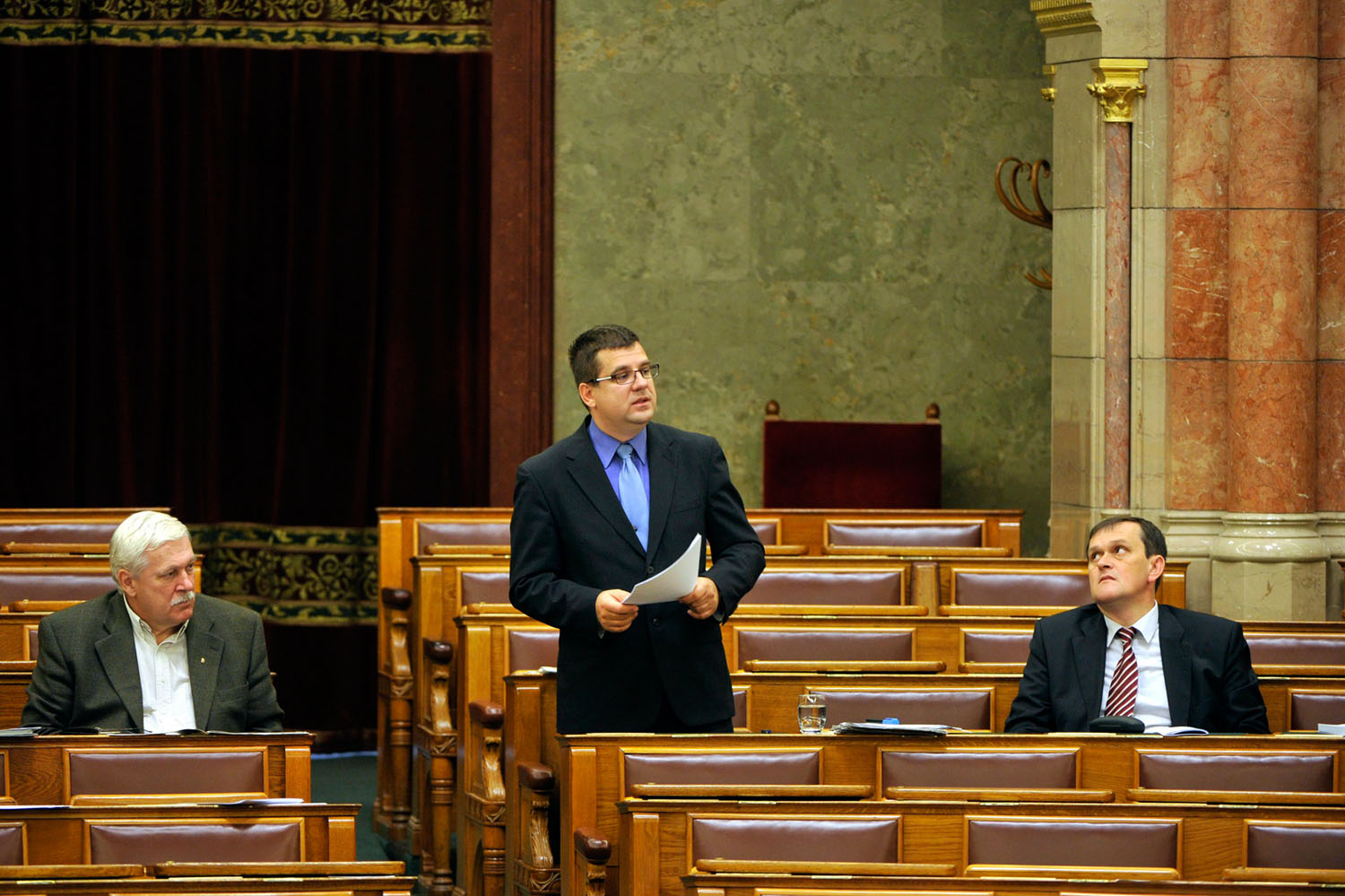 Seszták Miklós (Fidesz–KDNP) felszólal a 2014-es költségvetés parlamenti vitájában