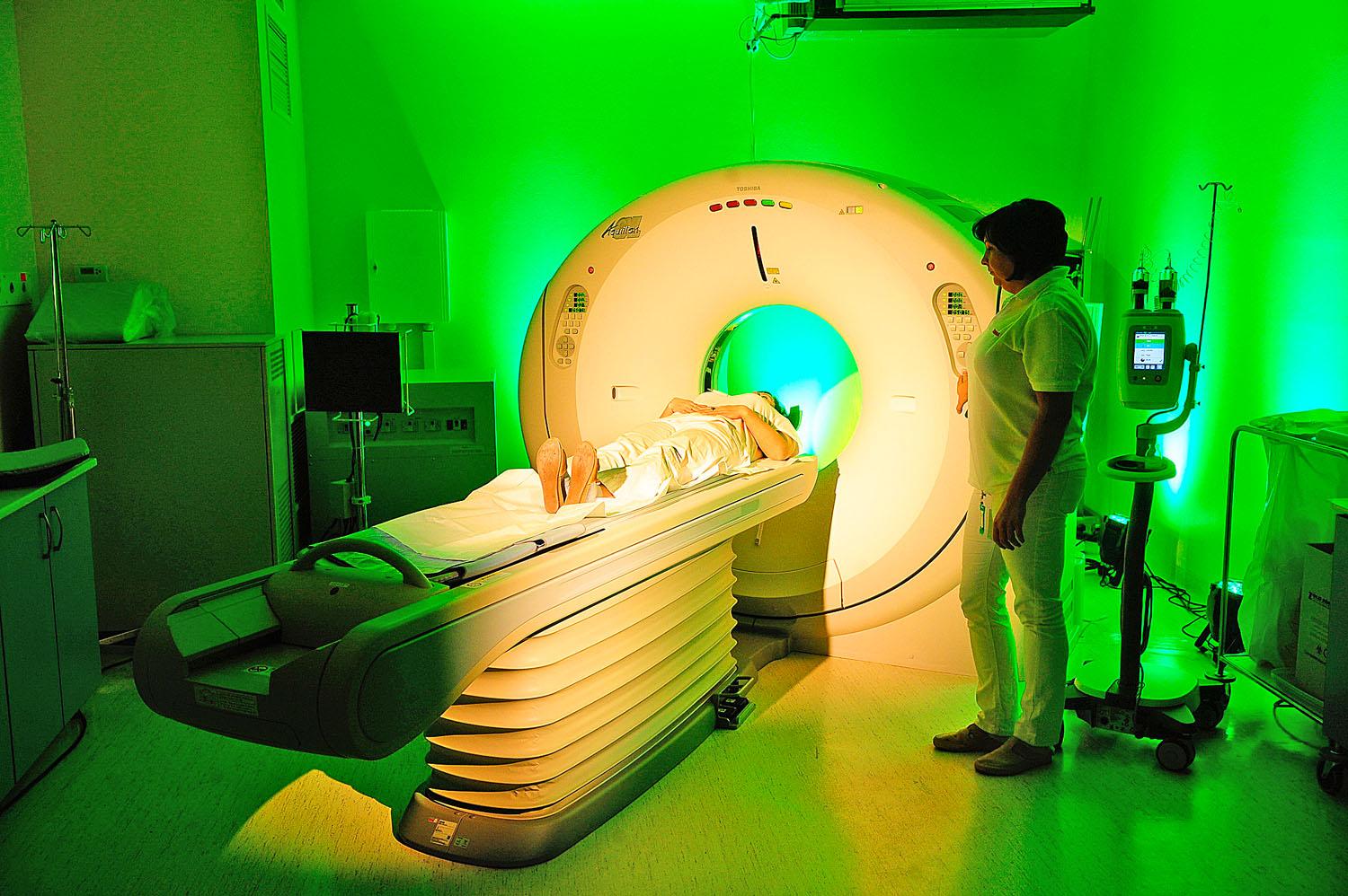 Egyes CT-vizsgálatokra két hónapot is várniuk kell a súlyos betegeknek