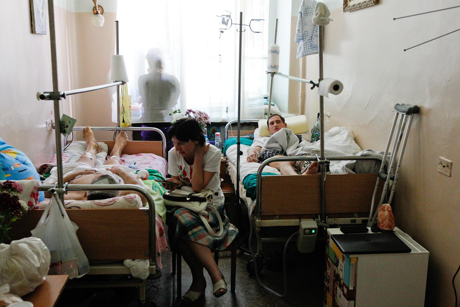 Kelet-ukrajnai szeparisták fekszenek a kijevi kórházban