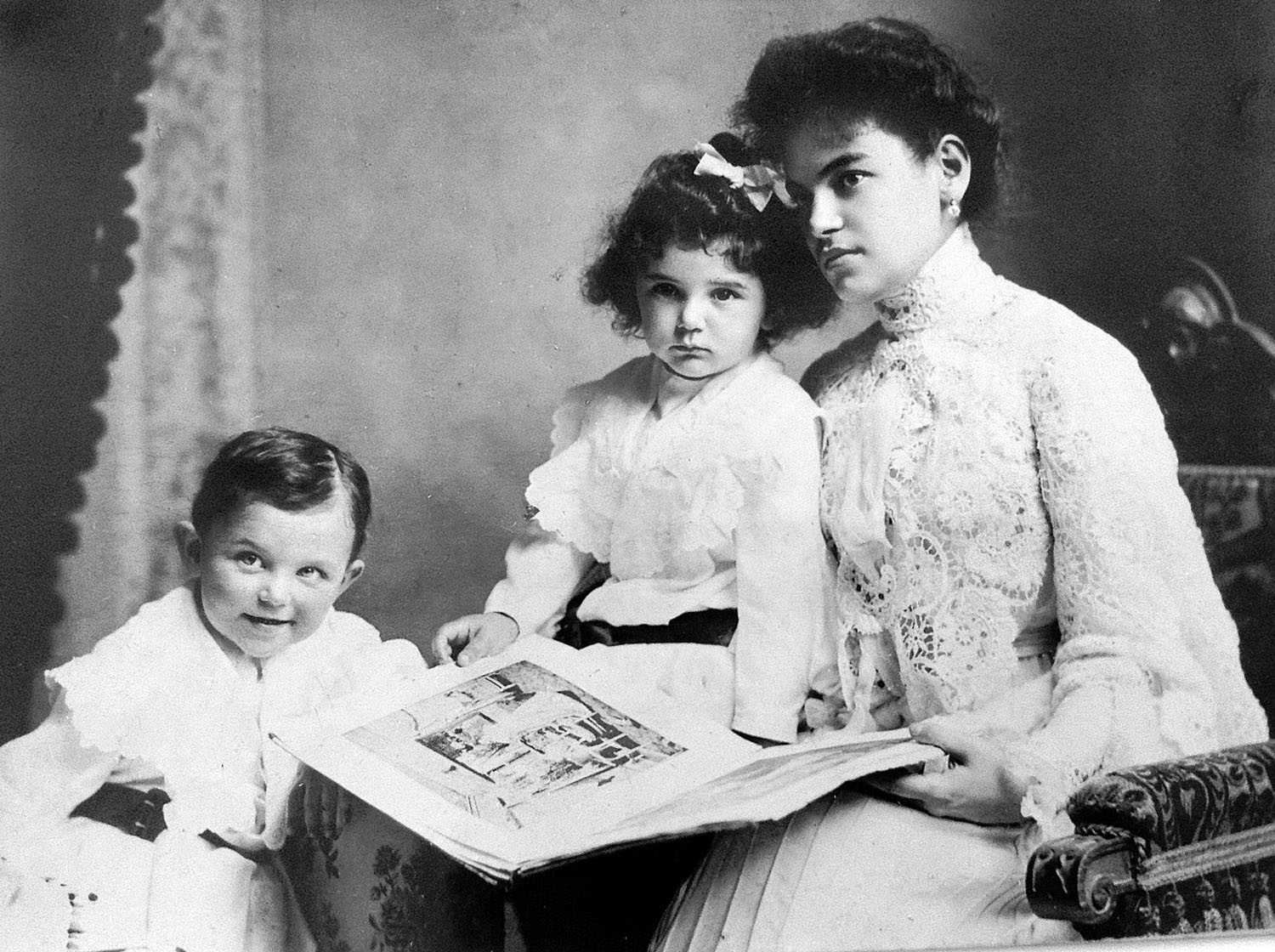Egy zsidó család képe a kiállításról