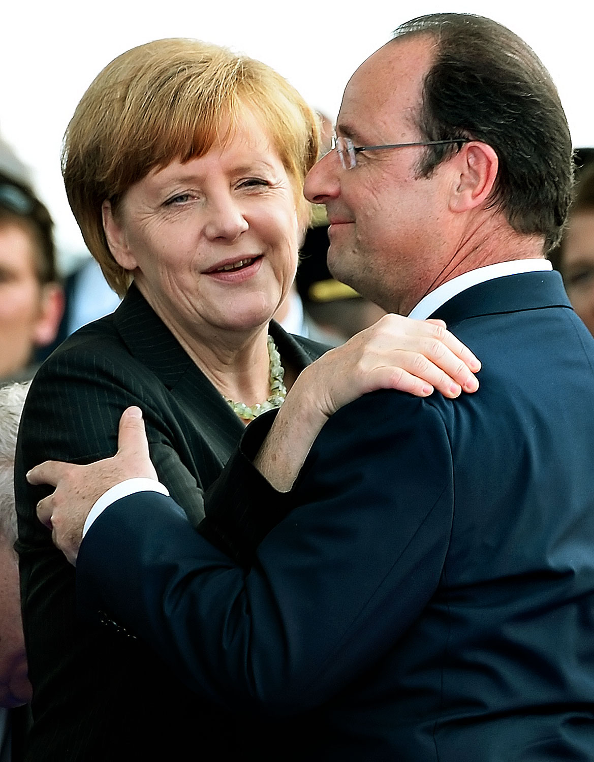 Angela Merkel német kancellár és Francois Hollande francia elnök. Nyelvileg mellőzik őket?