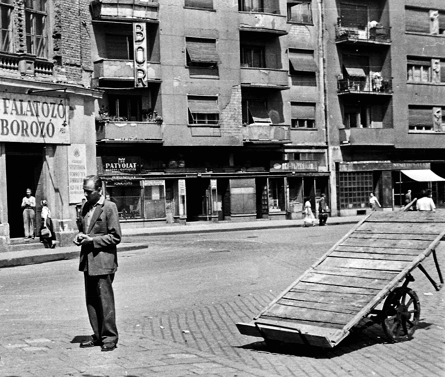 A pesti Dob utca 46. az ötvenes években
