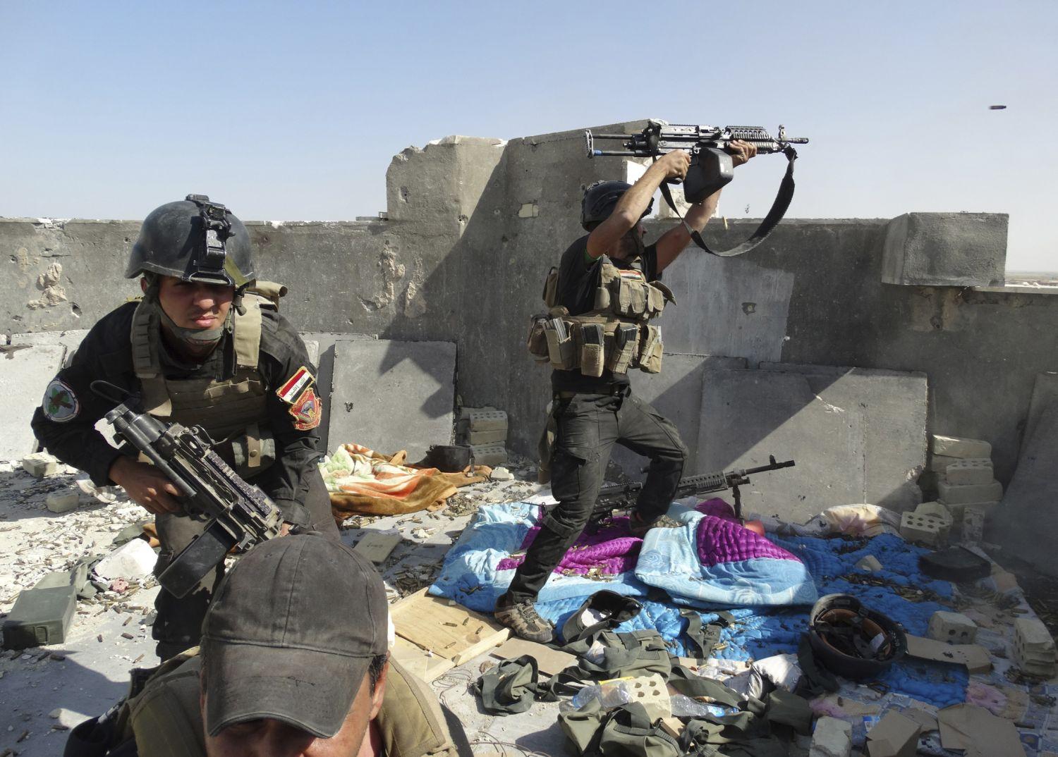 Az iraki hadsereg egységei harcban a szélsőségesekkel