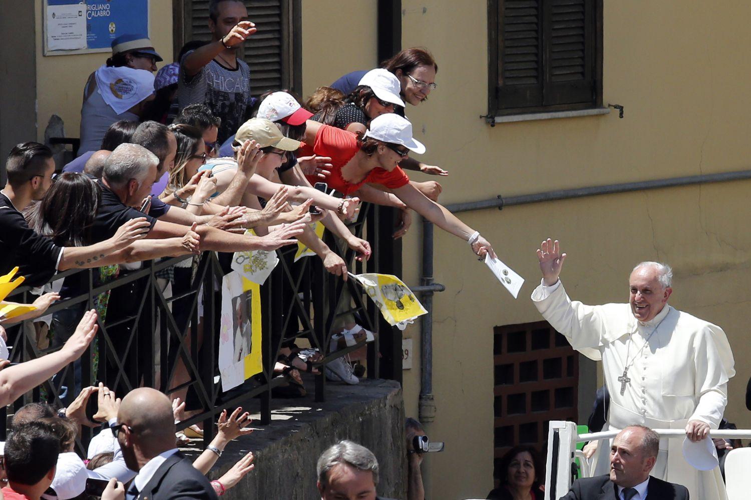 Nem mindenkihez volt kedves Ferenc pápa Kalabriában