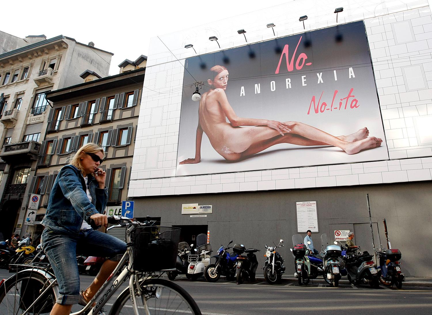 Isabelle Caro modell 2007-ben lett egy anorexiaellenes kampány arca, melyben végre felvállalhatta magát és utolsó éveit arra áldozhatta, hogy másokat megóvjon attól a betegségtől, mely tönkretette az életét. Caro 2010-ben öngyilkos lett