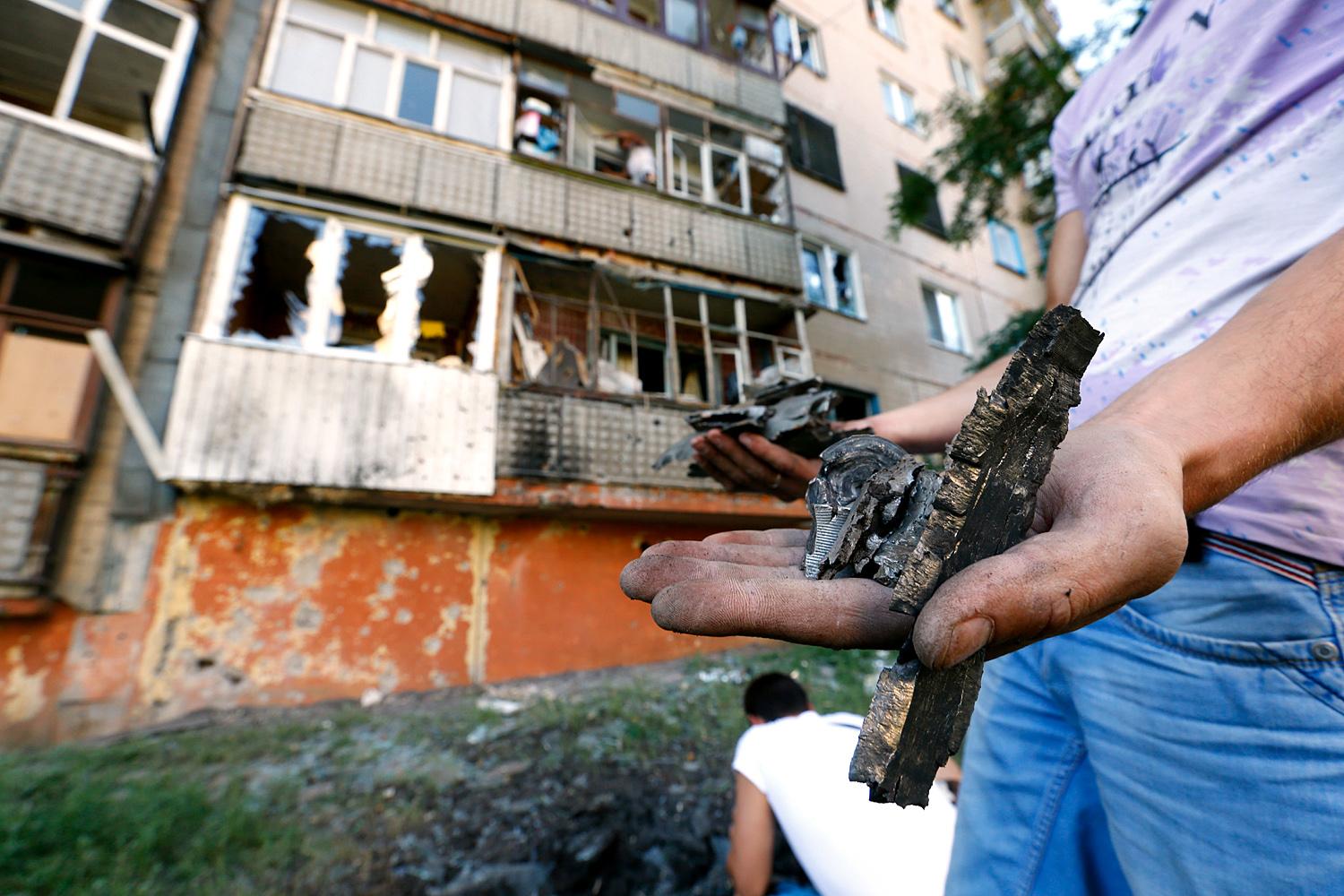 A szakadárok fellegvárának számító Szlavjanszk körül a tűzszünet ellenére folynak a harcok