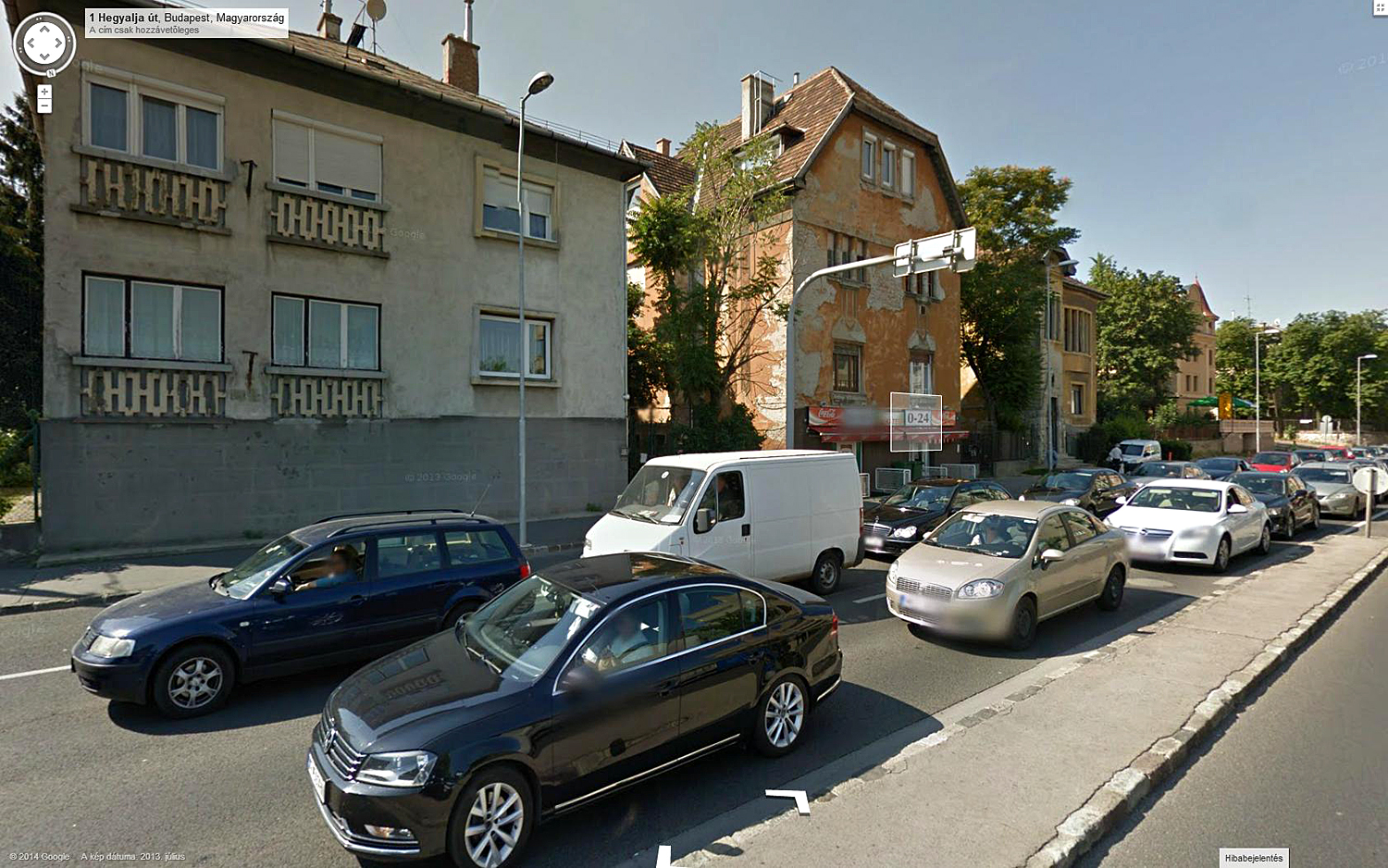 A Google utcaképén a négy ház, amelynek lakói esténként 