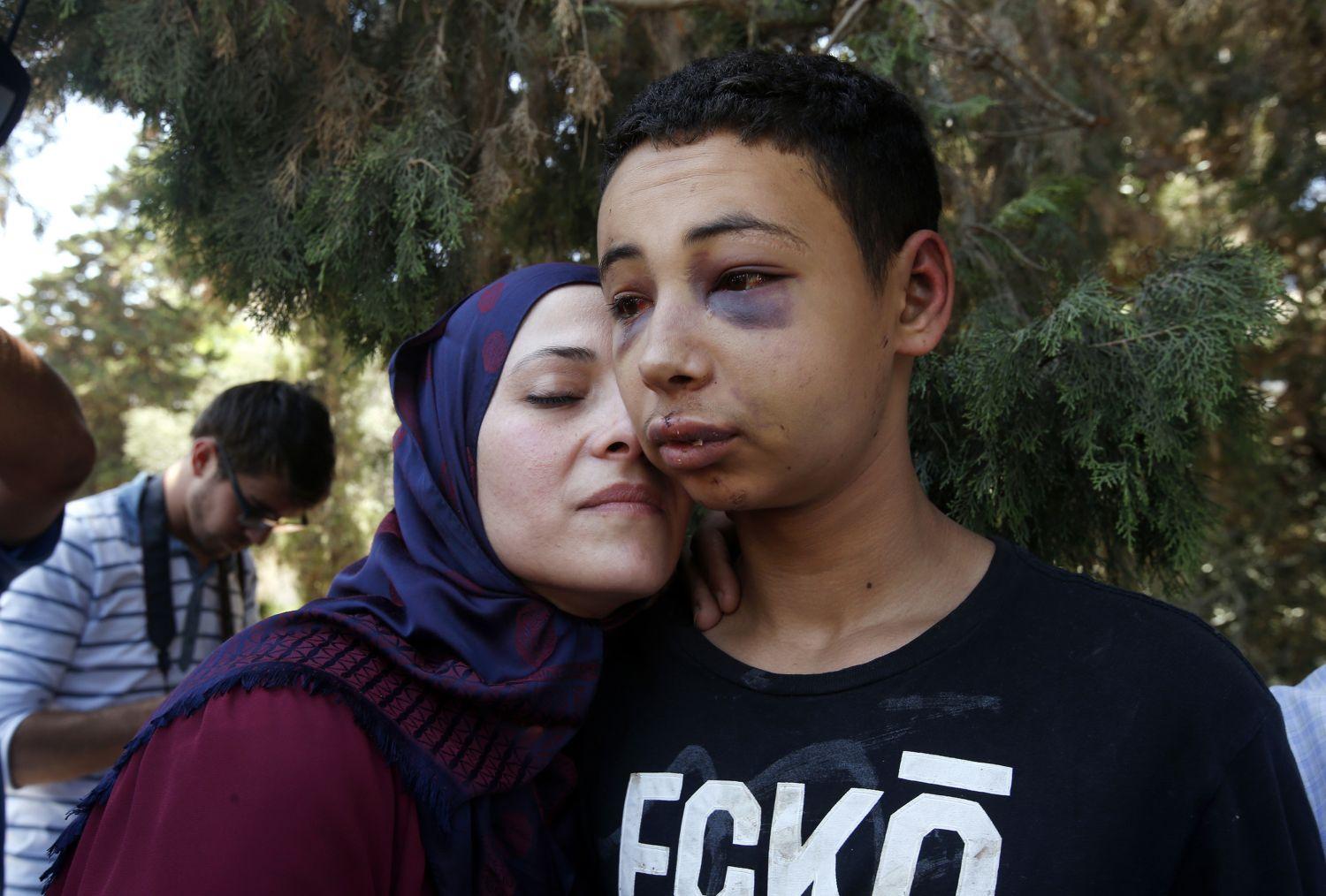 A palesztin fiú unokatestvére újra szabadon, édesanyjával