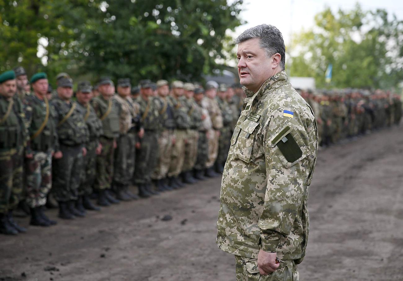 Porosenko kedden a Szlavjanszban találkozott az ukrán egységek katonáival