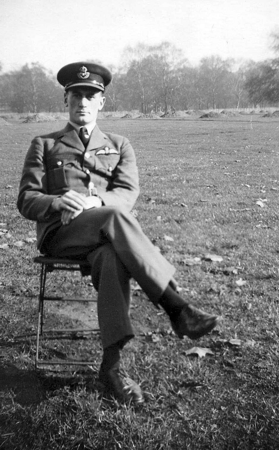 Peter Stevens 1940 novemberében, tiszti előléptetése után