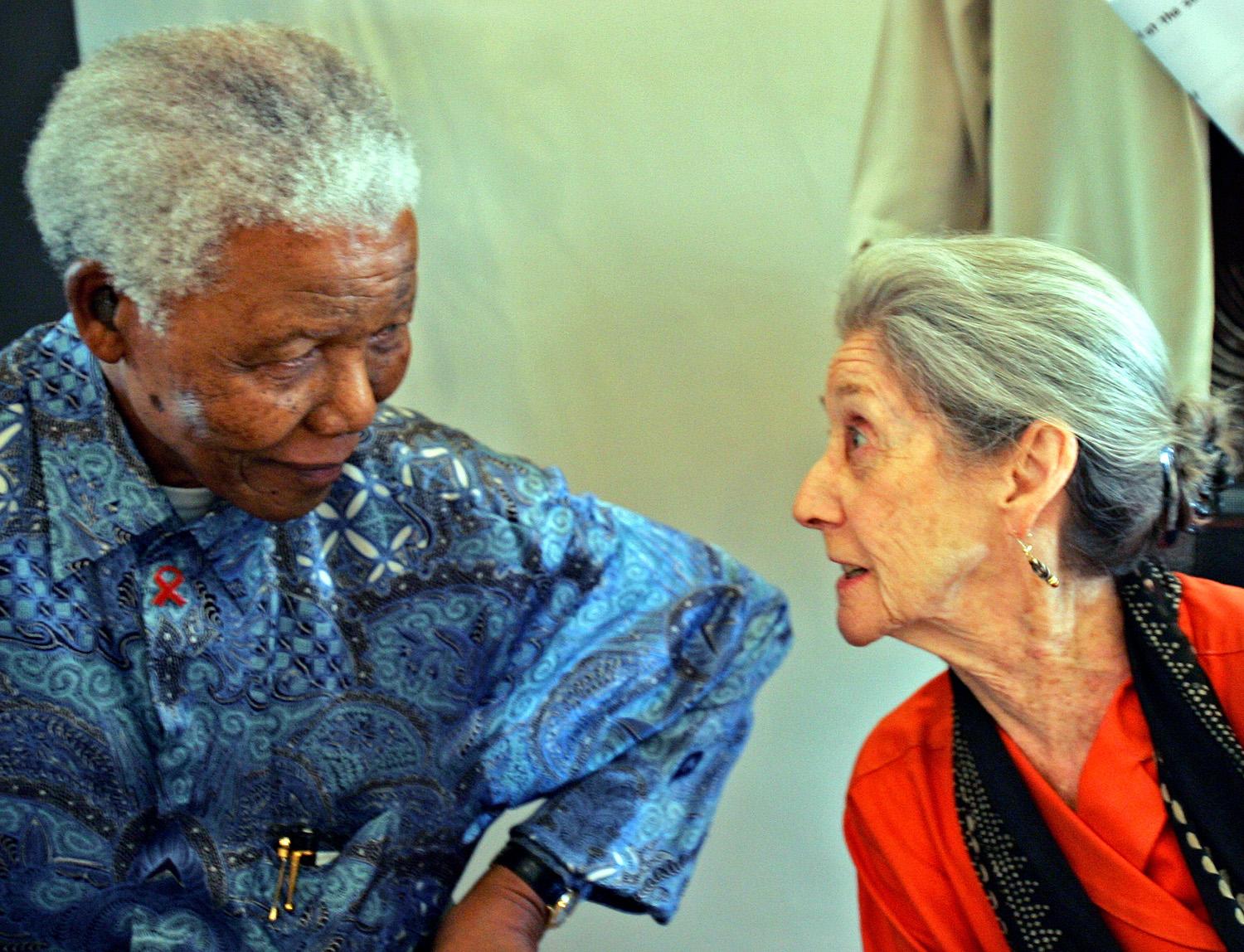 Az apartheid elleni harc két Nobel-díjasa - Gordimer Mandelával