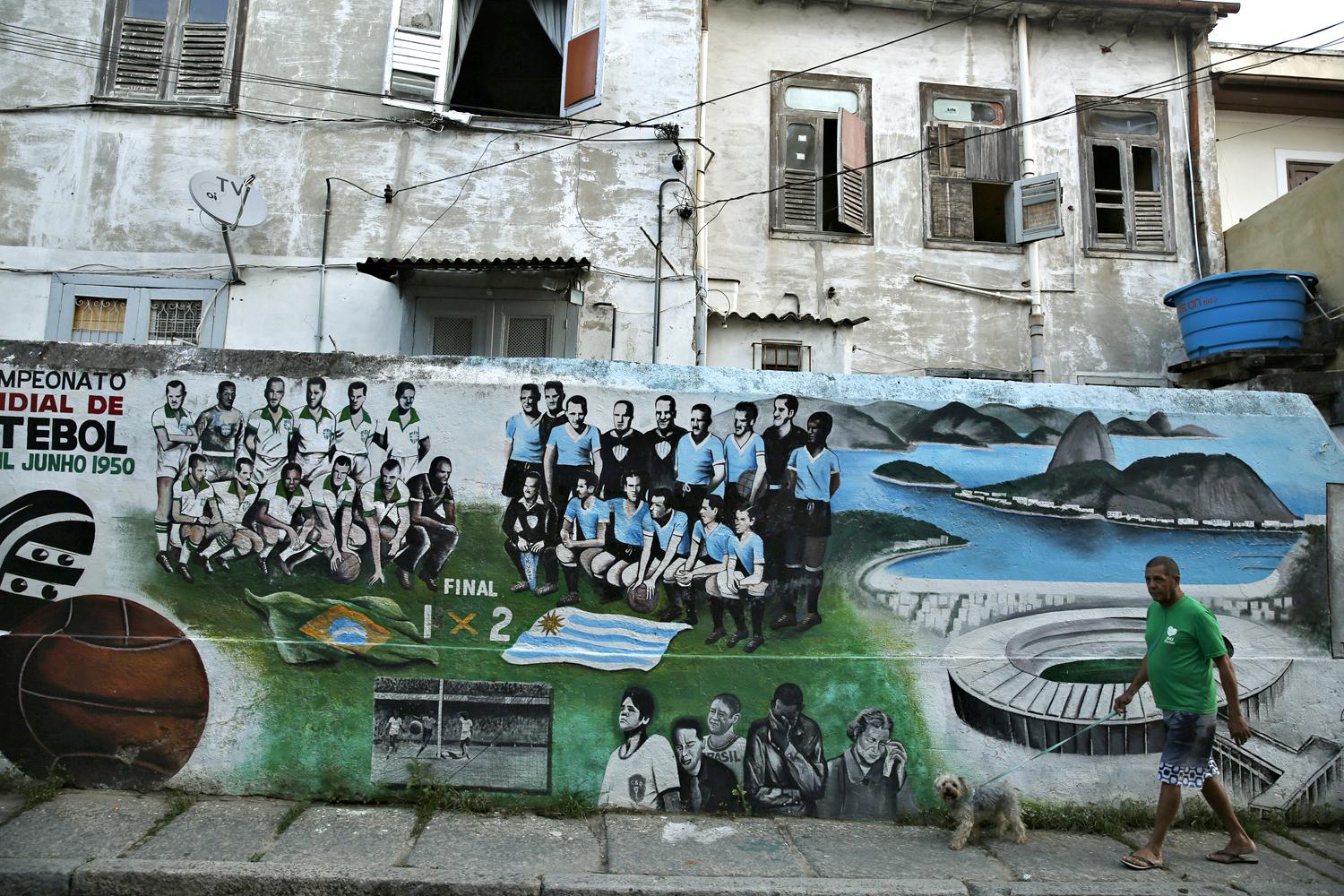 Falfestmény állít emléket a brazil labdarúgásnak (2014 júliusa előtti) legnagyobb traumájának Rio De Janeiróban