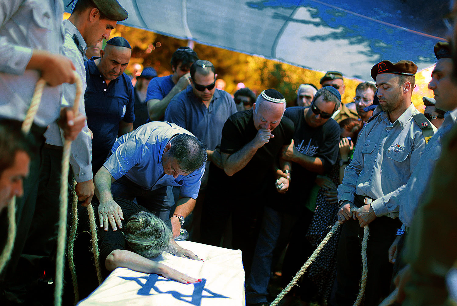 ...izraeli katona temetése Holonban, Tel-Aviv mellett