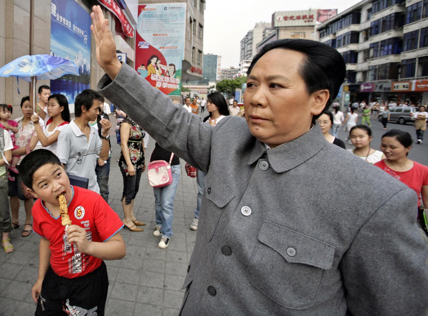 Az 51 éves háziasszony, Csen Jan a legkeresettebb Mao-imitátor.