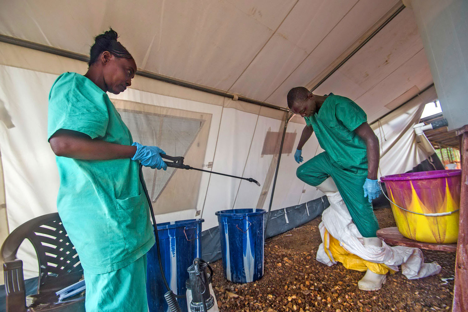 Egészségügyi dolgozók Sierra Leonéban