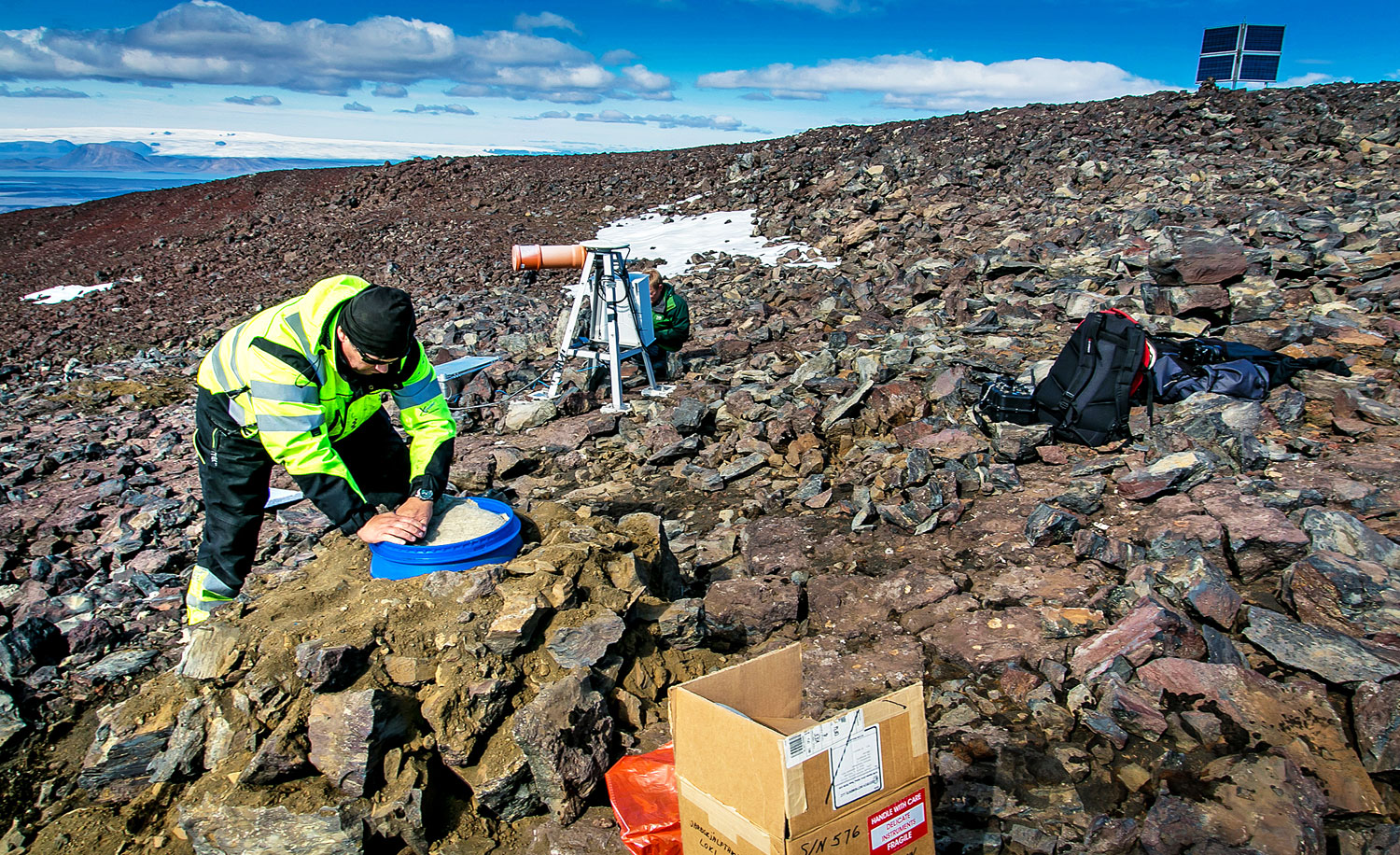 Szeizmográfot tesztelnek a kutatók a vulkán közelében