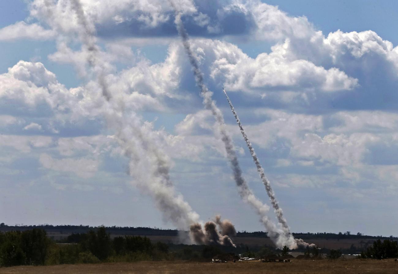 A szeparatistákat rakétákkal is támadják