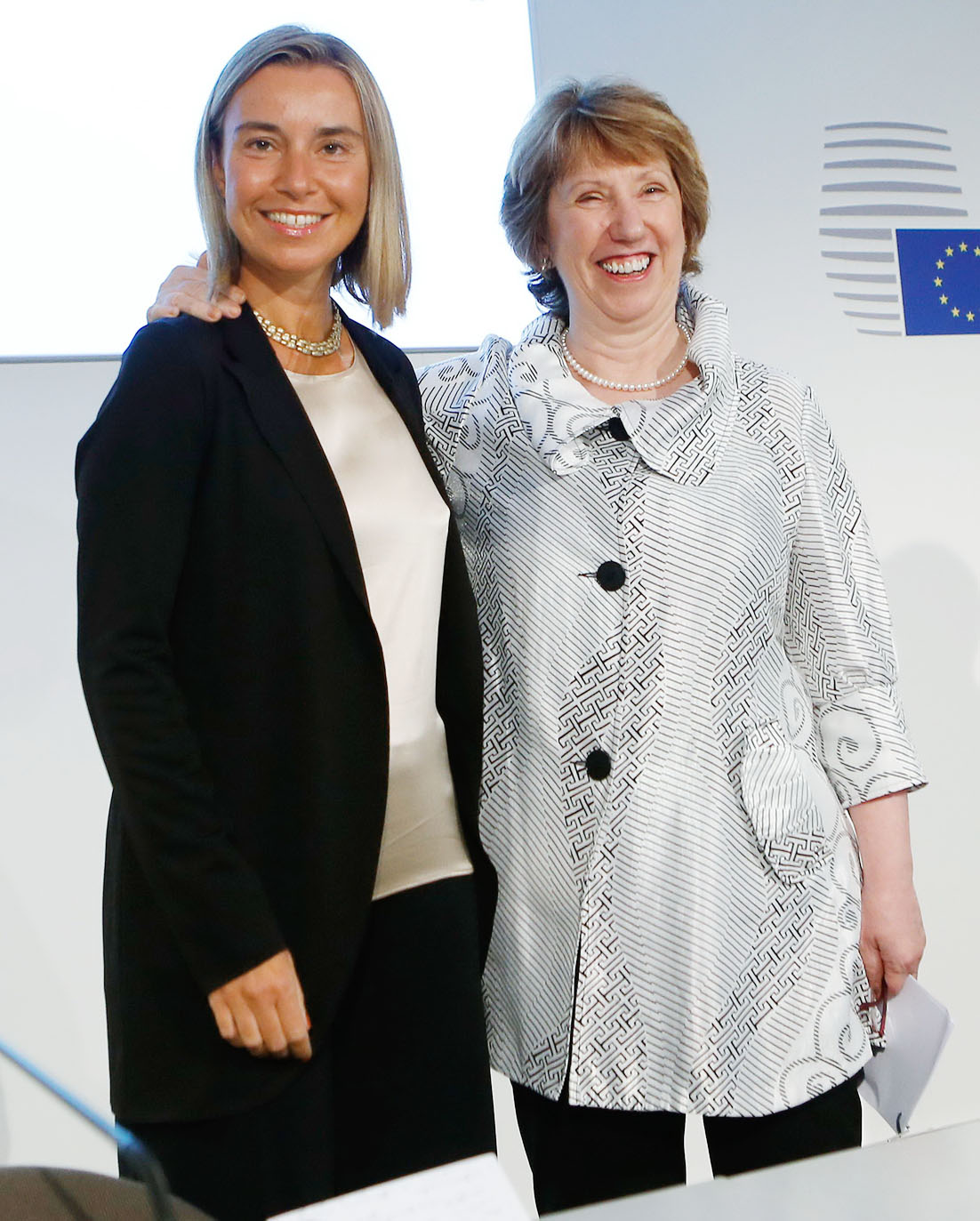 Mogherini (balra) és Ashton: a vállukon nyugszik az EU külpolitikája