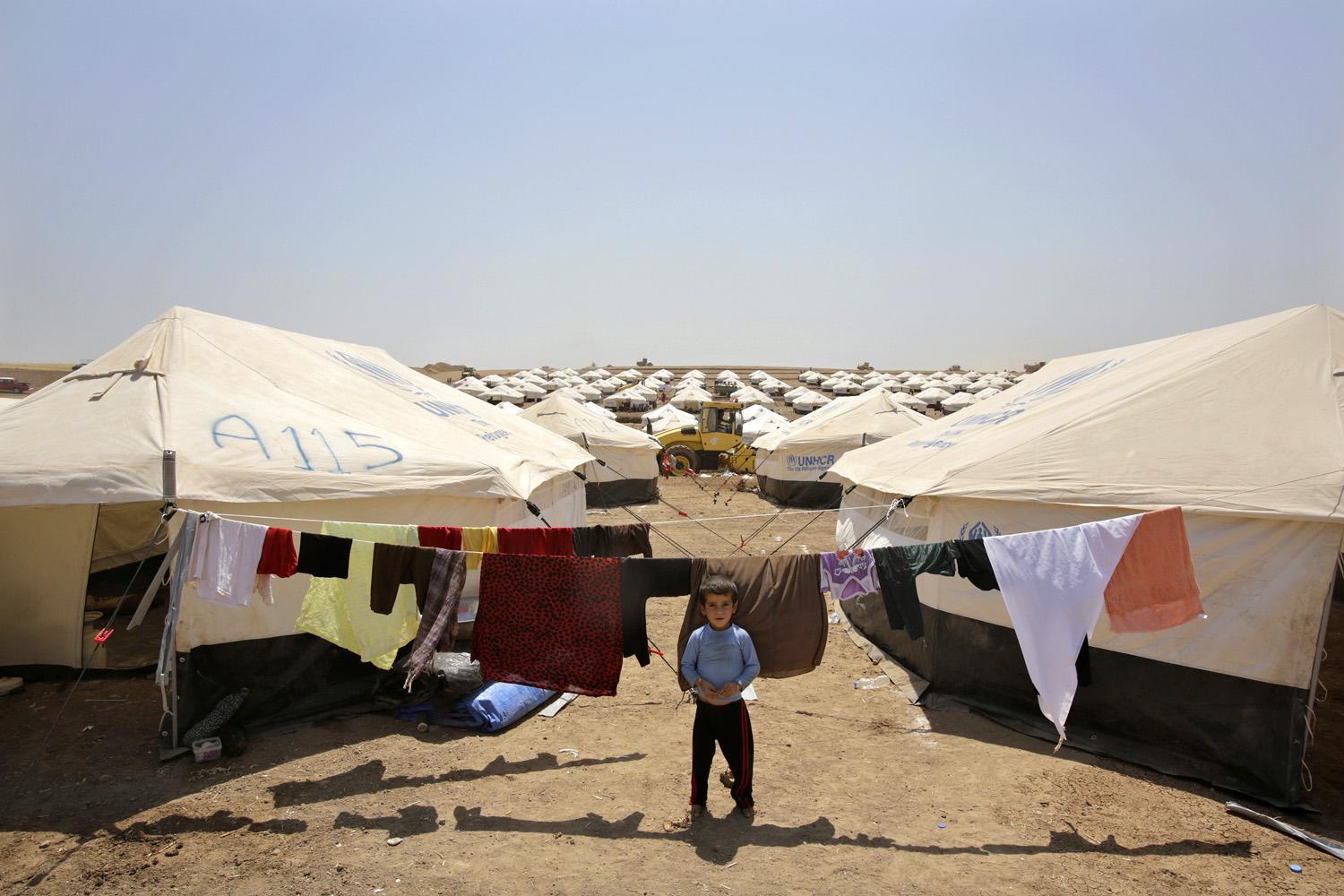 Jazidi menekültek tábora Irakban