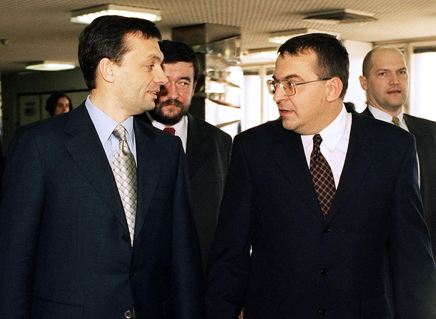 Orbán Viktor és Simicska Lajos 1999-ben, amikor a miniszterelnök egykori kollégiumi szobatársa volt az APEH elnöke