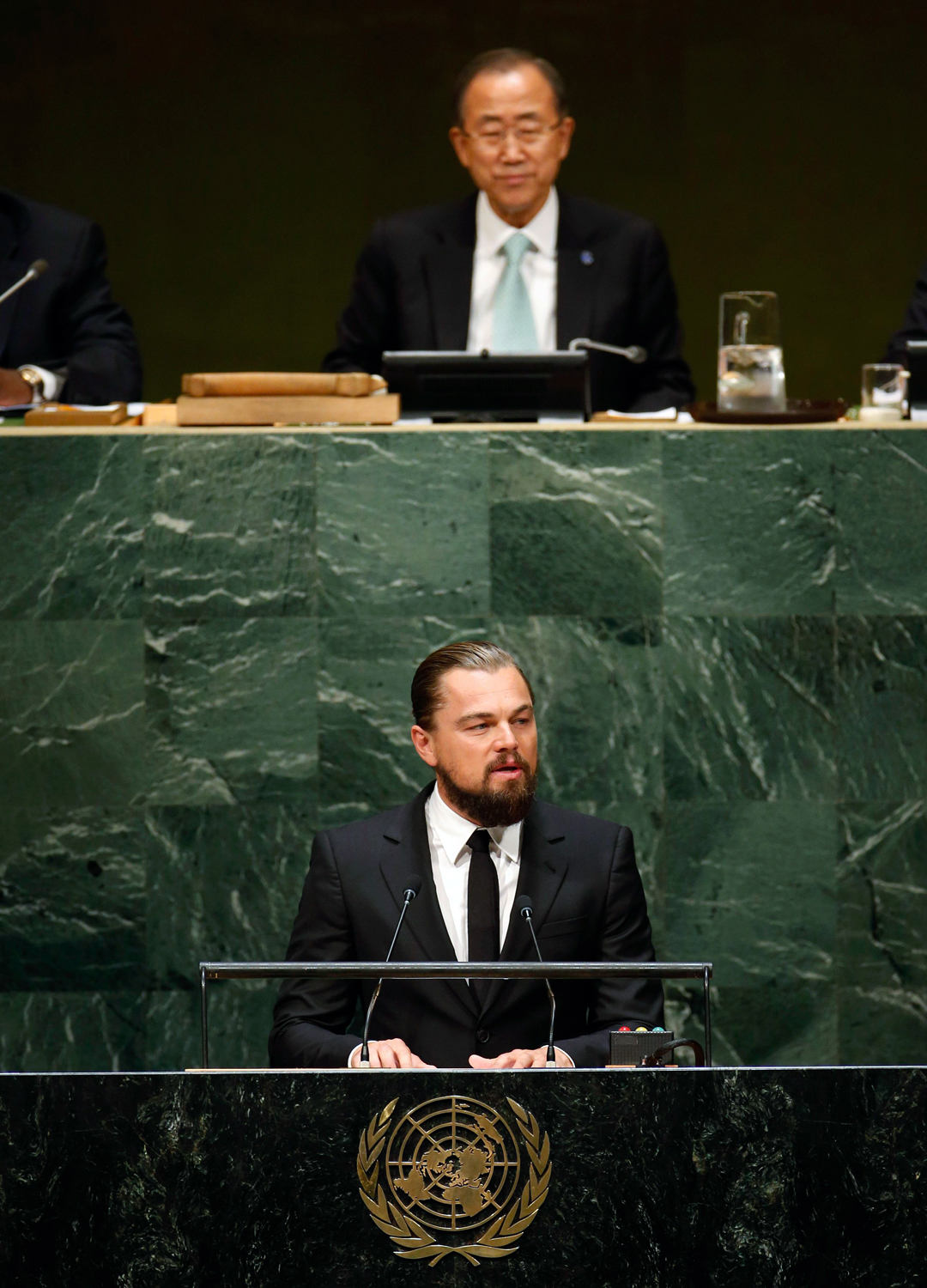 Ban Ki Mun, az ENSZ főtitkár (fölül) és Leonardo DiCaprio, ENSZ-békekövet