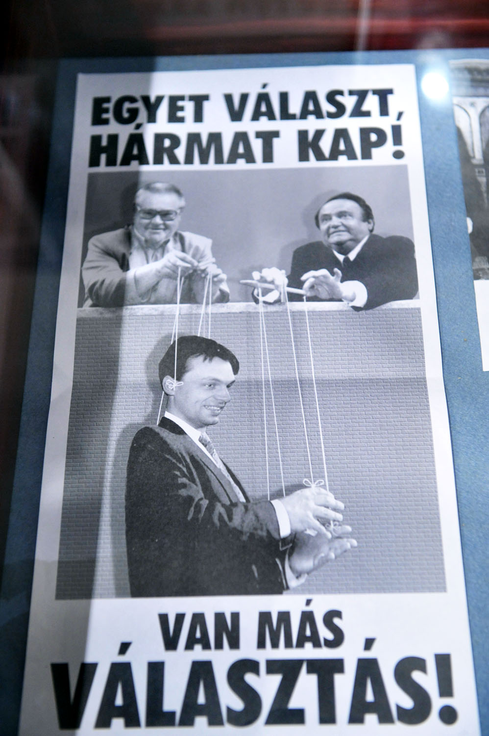 A BIT (Baloldali I  úsági Társulás) választási plakátja 1998-ból