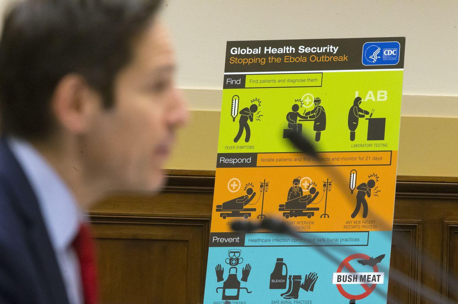 Tom Frieden CDC-igazgató augusztusban egy washingtoni képviselőházi meghallgatáson. Szerinte valószínűtlen, hogy az ebola elterjed az Egyesült Államokban