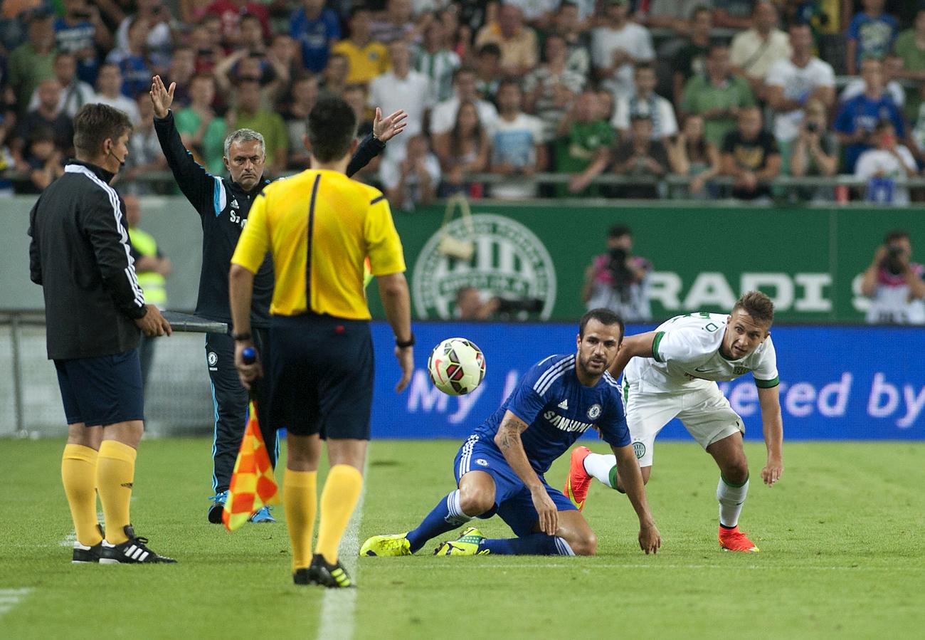 Fabregas a Ferencváros elleni augusztusi budapesti meccsen. Itt akár kútba is eshetett volna a leigazolása