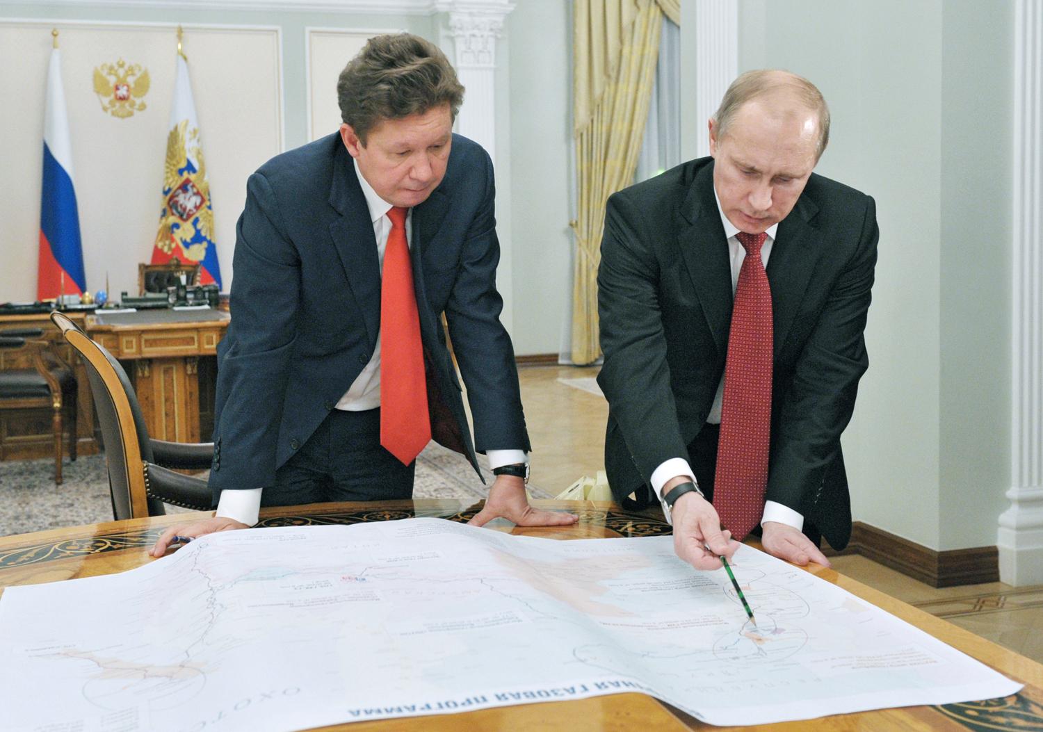 Alekszej Miller Gazprom-vezér Vlagyimir Putyinnal. Nem a magyar igényekre