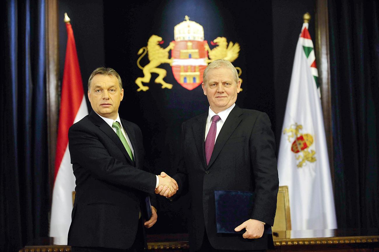 Orbán Viktor miniszterelnök Tarlós István budapesti főpolgármesterrel tavaly. Inkább a centralizáció