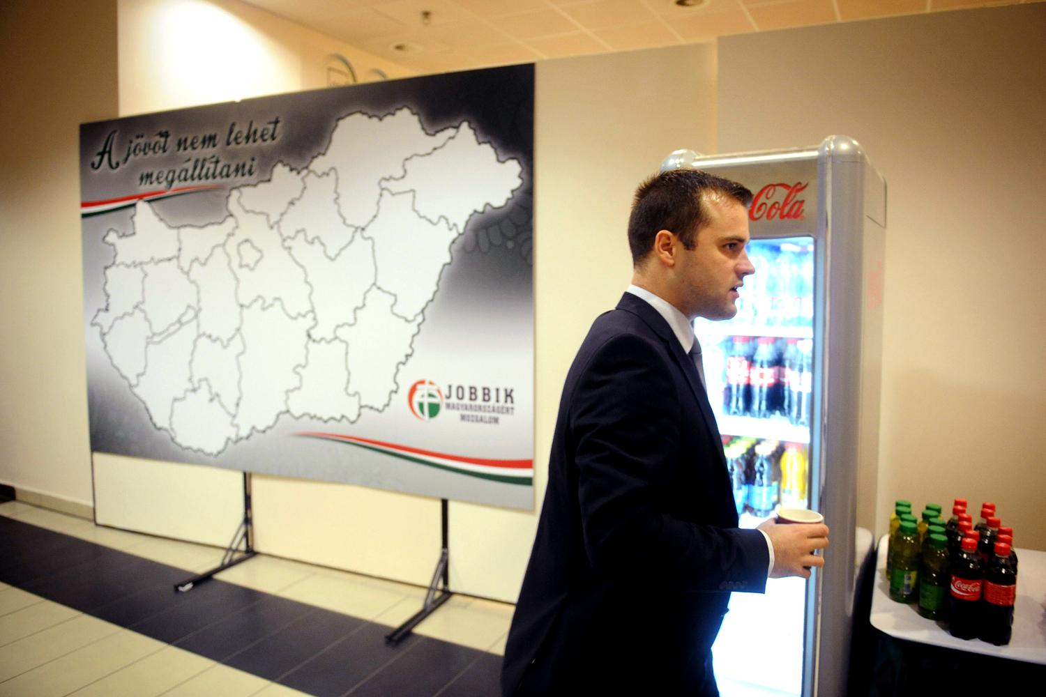 A Jobbik és a multik egy napra összeborultak