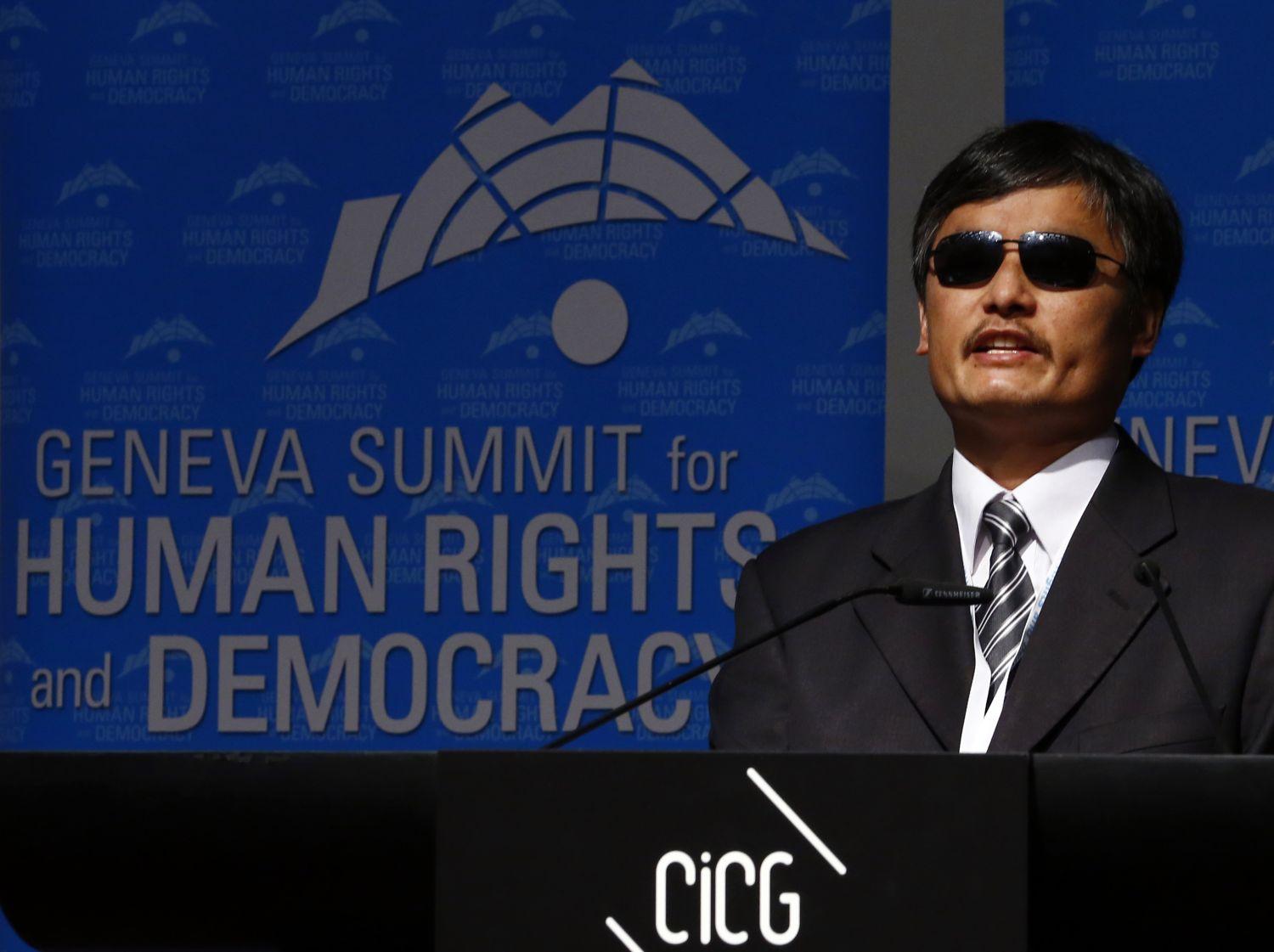 A vak emberi jogi aktivista, Csen Kuang-cseng (Chen Guangcheng) februárban egy genfi emberi jogi és demokrácia-konferencián. Kína nagy talány