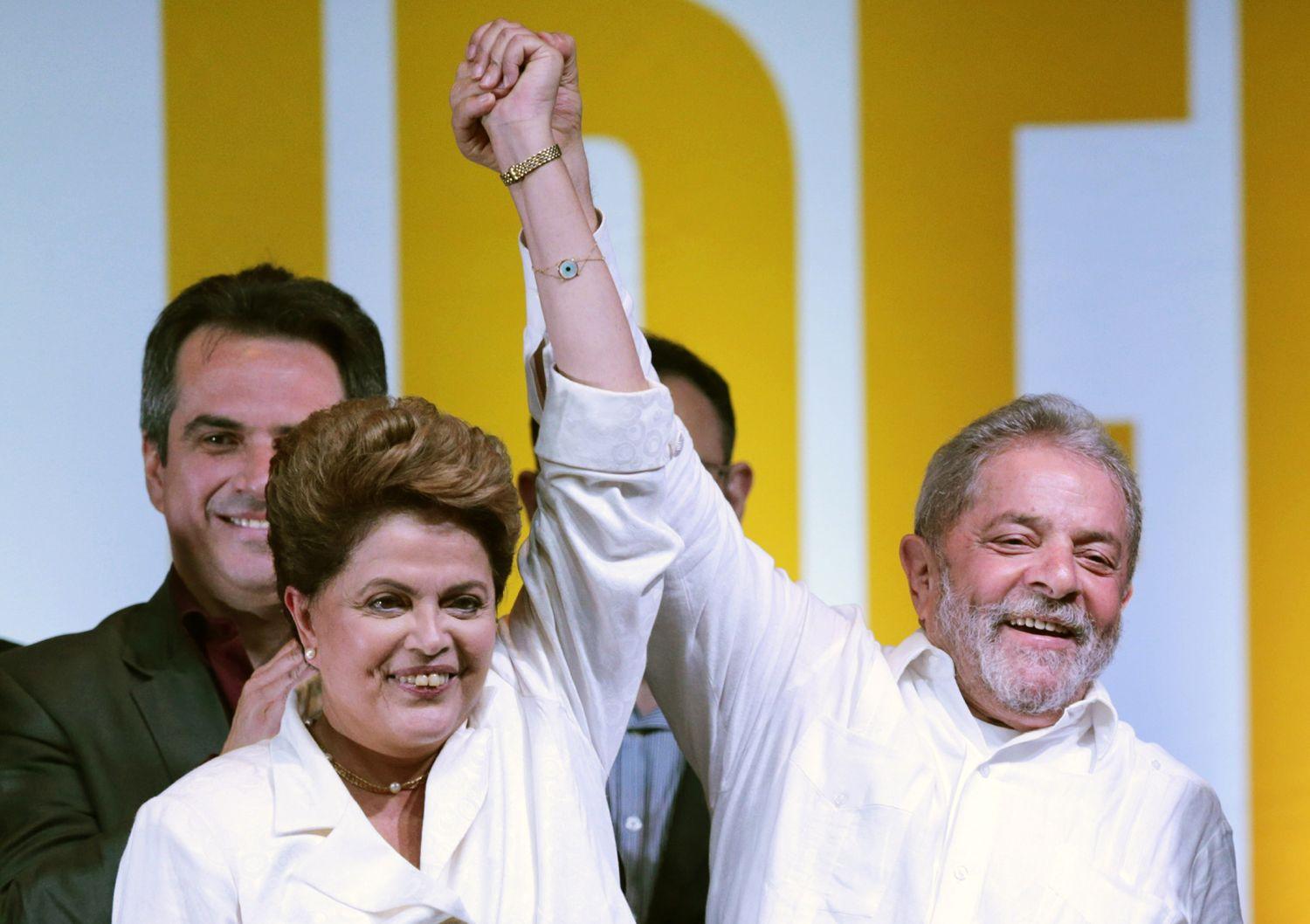 Másfélelnöki rendszer. Rousseff és Lula da Silva vasárnap együtt ünnepelte a győzelmet