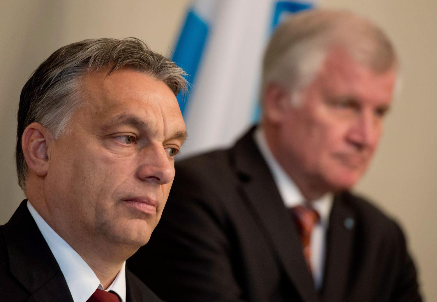 Orbán és Seehofer Münchenben. A néptől, a nép által, a népért?