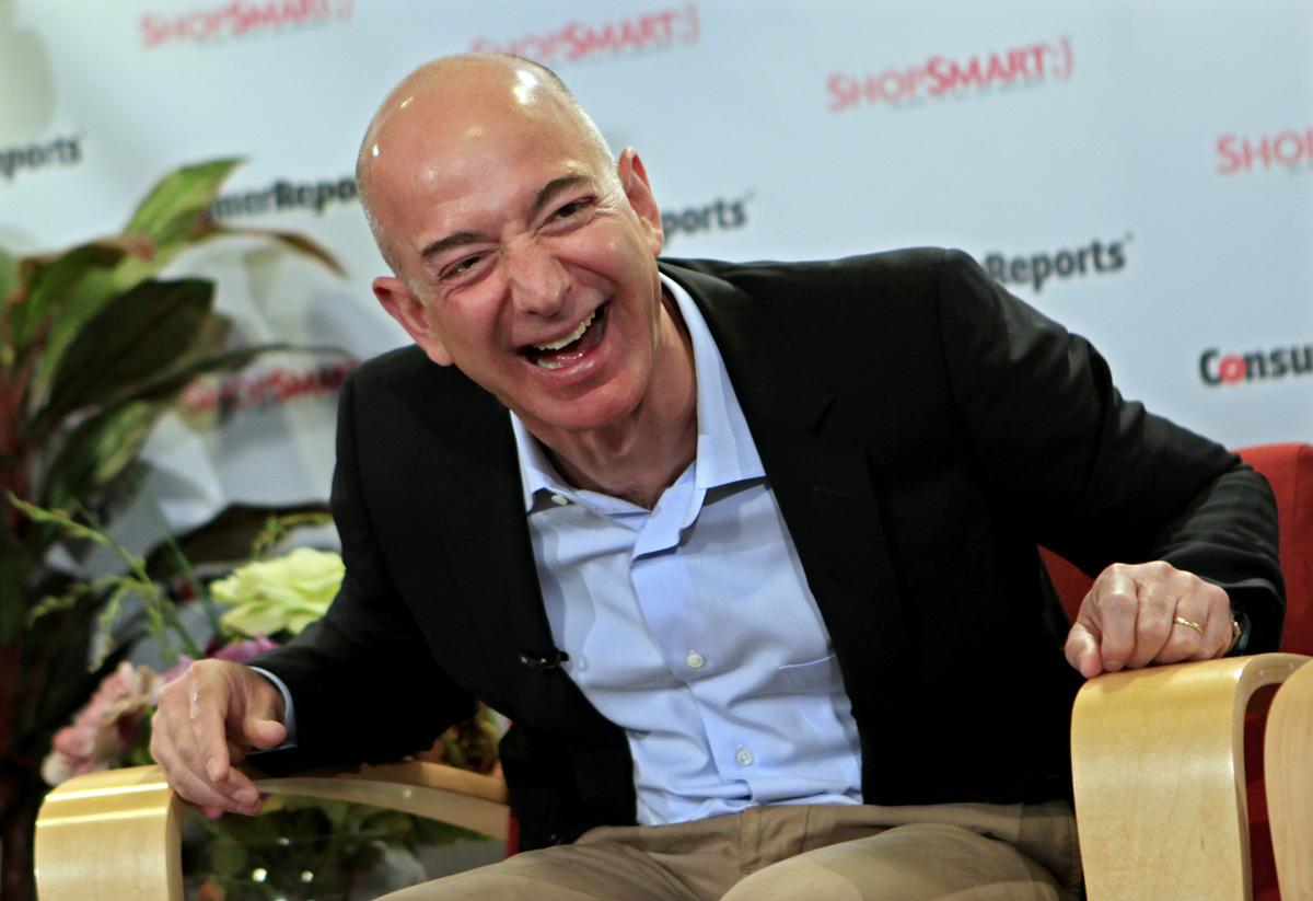 Jeff Bezos, a világ legnagyobb online áruházának, az Amazonnak az alapítója és elnök-vezérigazgatója. A valódi károsultak száma alacsony