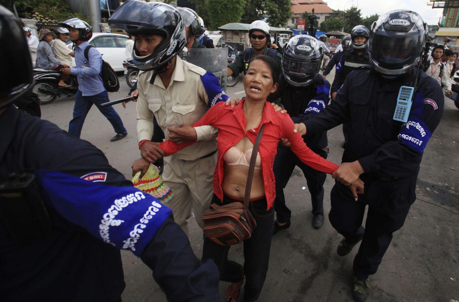 Tüntetésen Phnompenben. Az emberek elkeseredettségén nincs mit csodálkozni