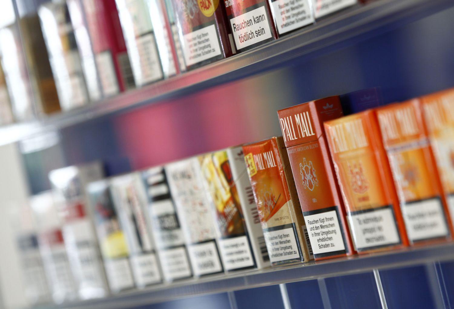 Pall Mall-csomagok a British American Tobacco bayreuth-i gyárában. Nem ez az első eset, hogy a kormány a Continentalt akarja helyzetbe hozni
