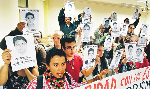 A negyvenhárom eltűnt mexikói diákra emlékeznek chilei egyetemisták