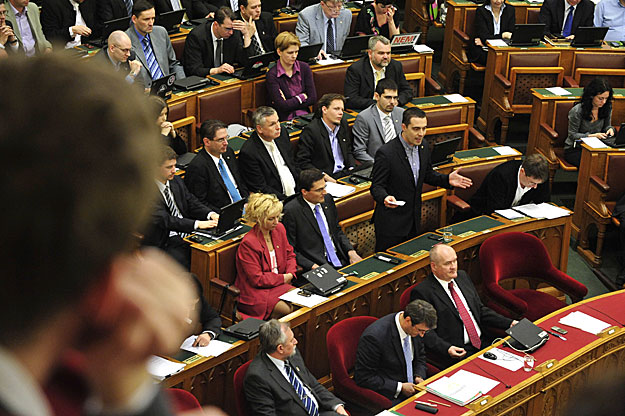 Vona Gábor felszólalása a gyöngyöspatai helyzet kapcsán az Országgyűlés plenáris ülésén