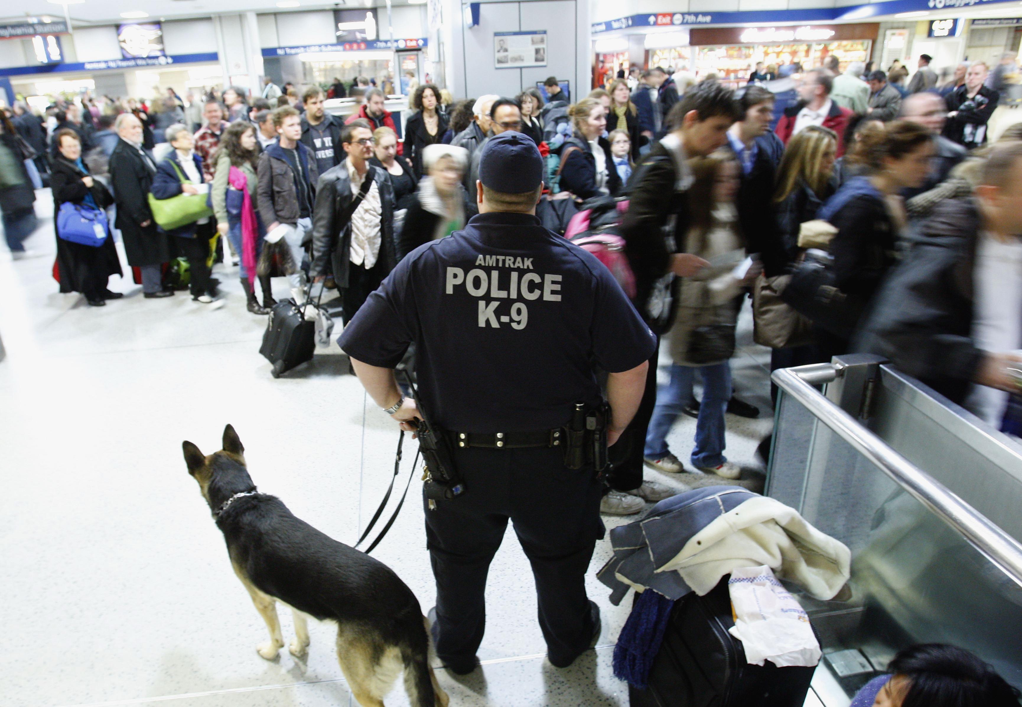 A terror elleni harc számláját a fokozott biztonsági ellenőrzések ára is növeli