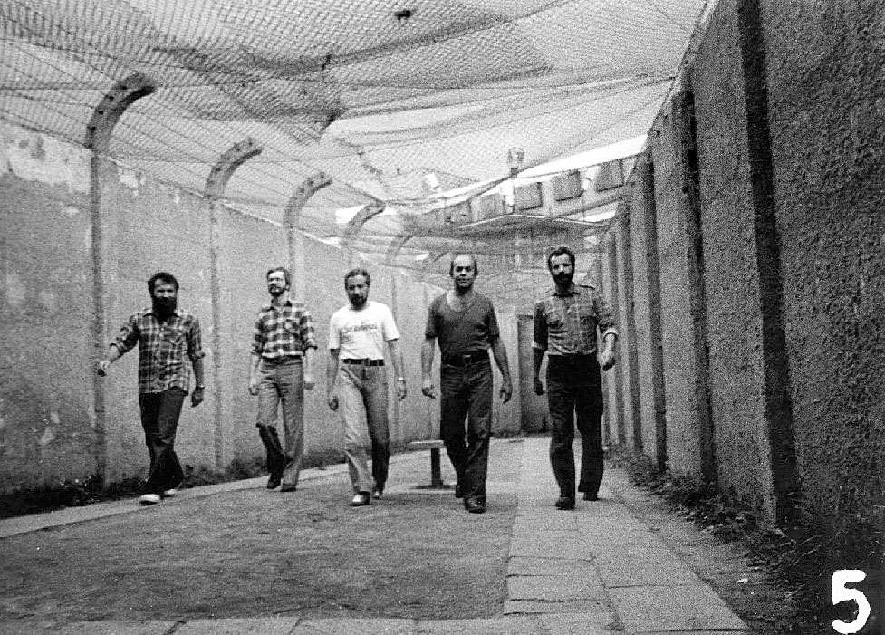 A Szolidaritás bebörtönzött vezetői: Henryk Wujec, Lech Dymarski, Janus Onyskiewicz, Jacek Kuron és Jan Rulewski