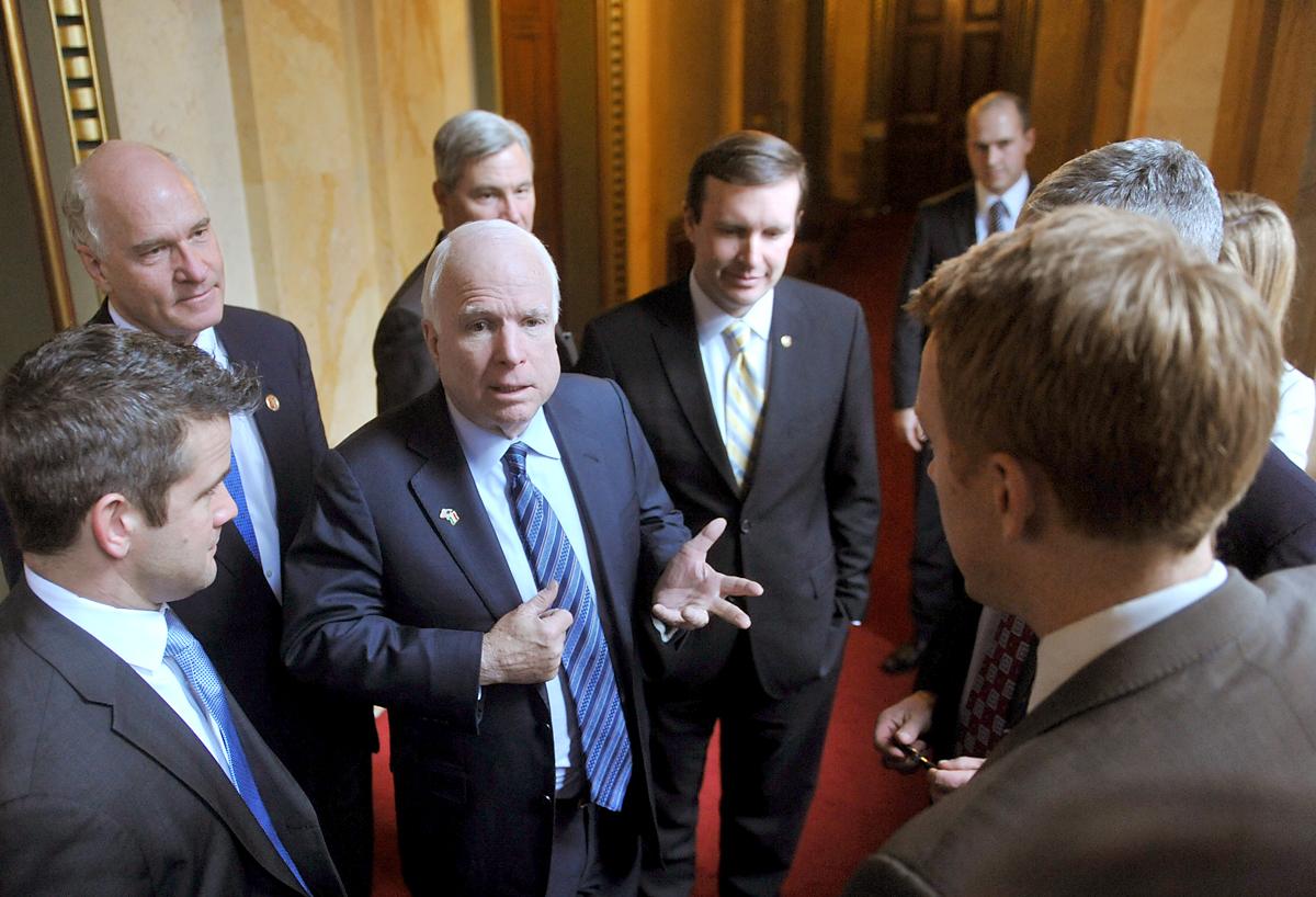McCain januárban a magyar Országgyűlésben. Tényleg