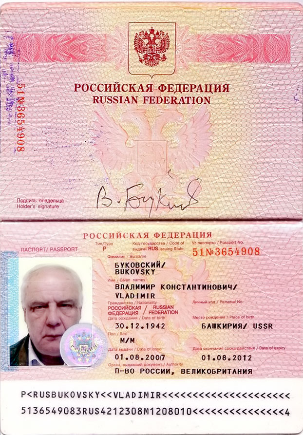 Bukovszkij lejárt útlevele. Érti, miért nem akarják beengedni