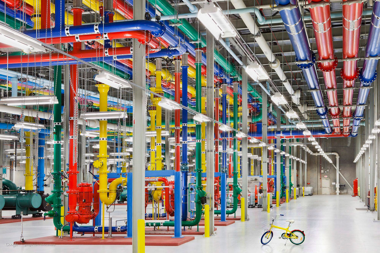 A Google egyik adatközpontja. A pénz útját sem könnyű nyomon követni 