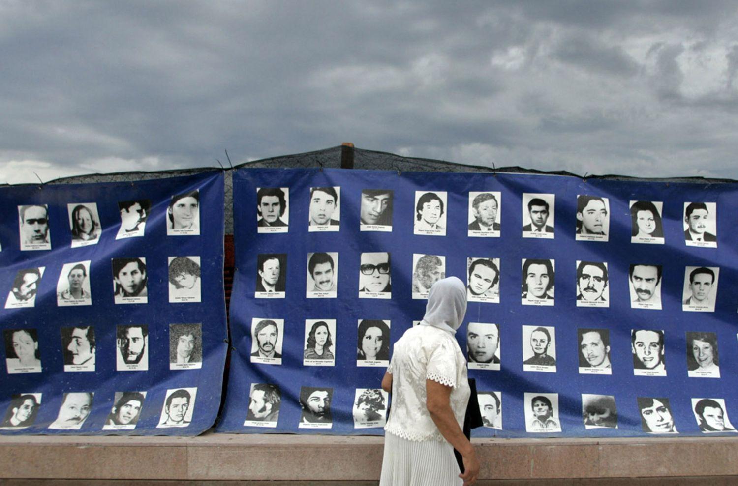 A piszkos háború alatt eltűntek portréi egy 2007-es Buenos Aires-i kiállításon