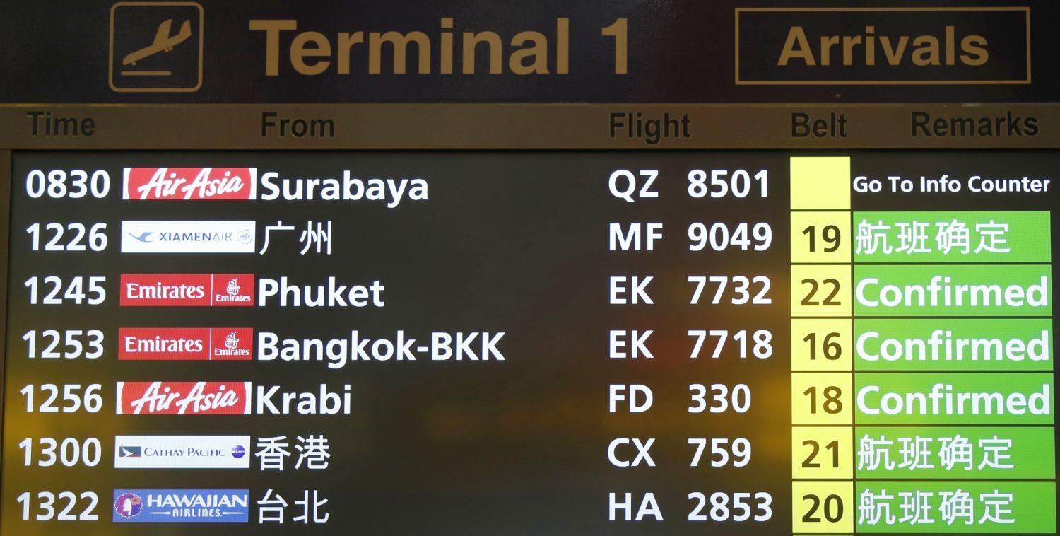 Ezt mutatta az információs tábla a szingapúri reptéren