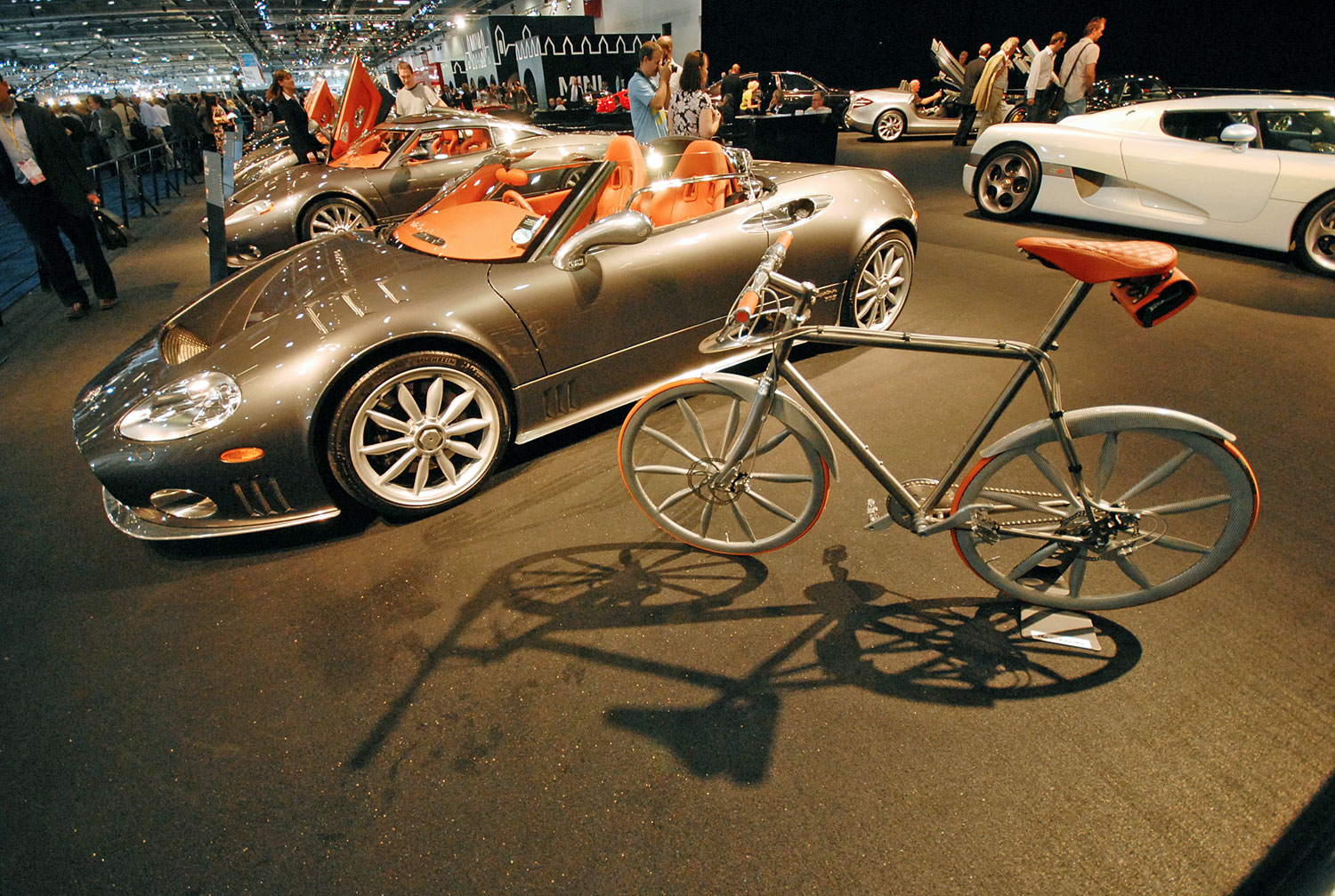 Spyker szupersportkocsi és luxuskerékpár premierje 2008-ban