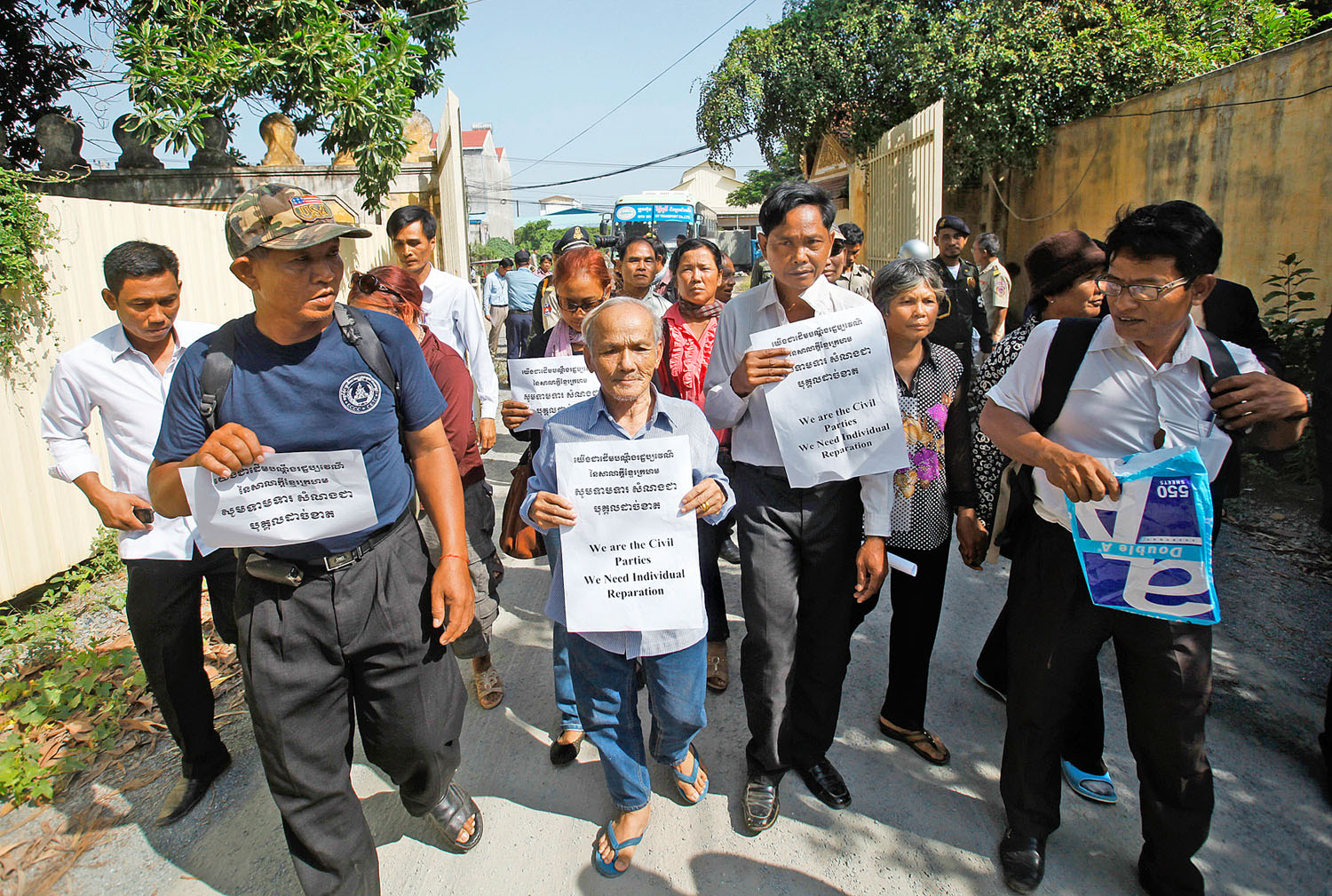 A vörös khmer rezsim áldozatai októberben jóvátételt követelve tüntettek Phnompenben